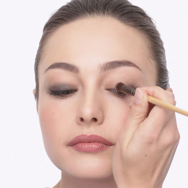 Make Up Application